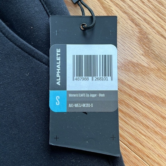 New! Alphalete small black Elmts zip jogger. - Picture 11 of 16